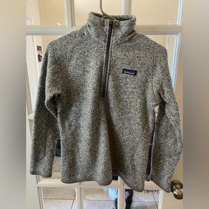 Patagonia Better Sweater 1/4-Zip  Jacket  in light gray 
Women’s Sz small